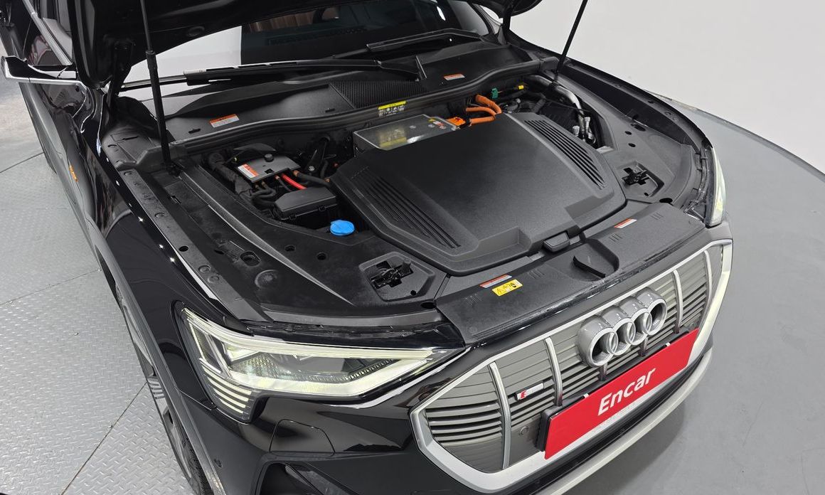 Audi e-tron 2023