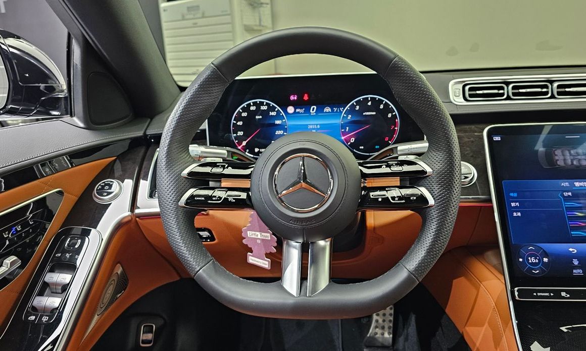 Mercedes-Benz S-Class 2024