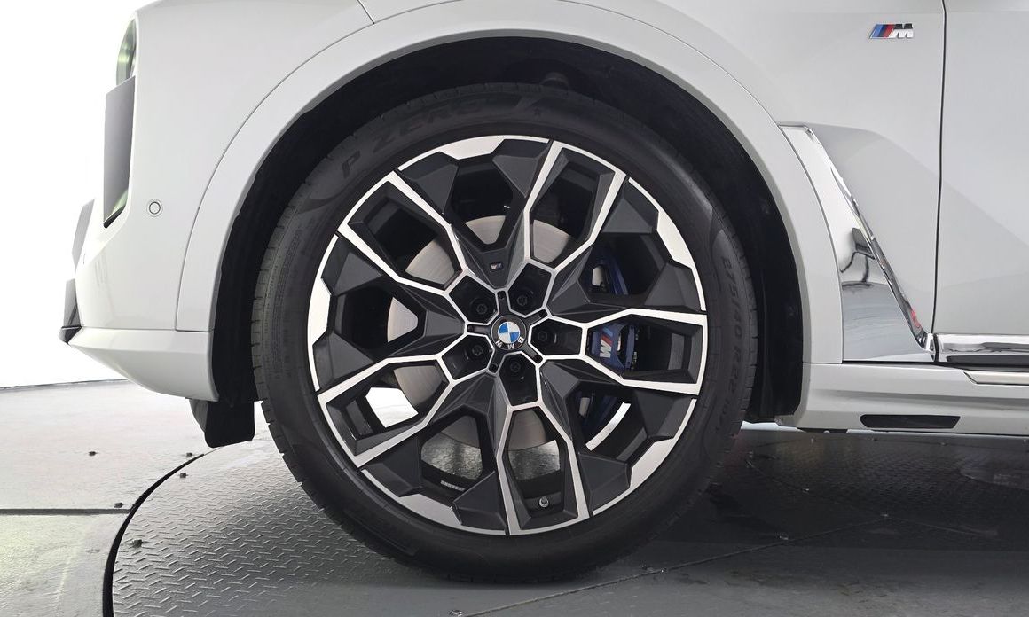 BMW X7 2025