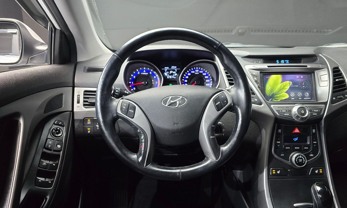 Hyundai AVANTE 2014