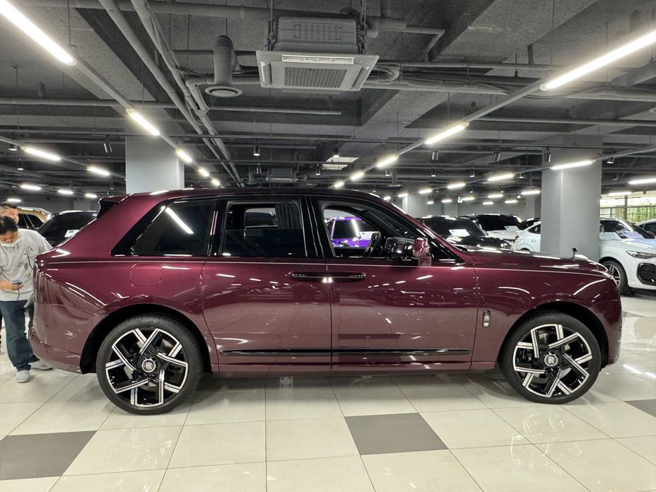 Rolls-Royce Cullinan 2025