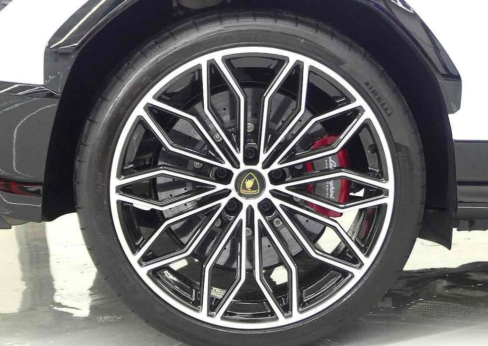 Lamborghini Urus 2025