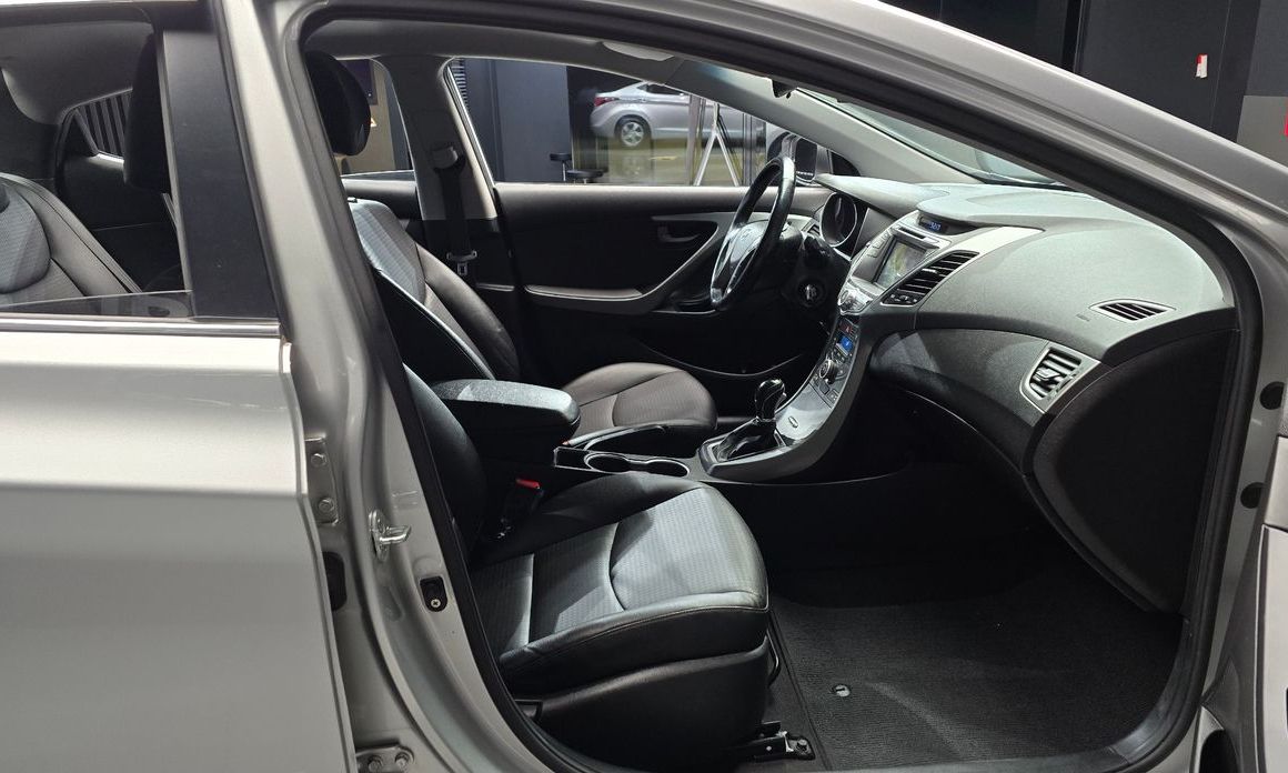 Hyundai AVANTE 2014