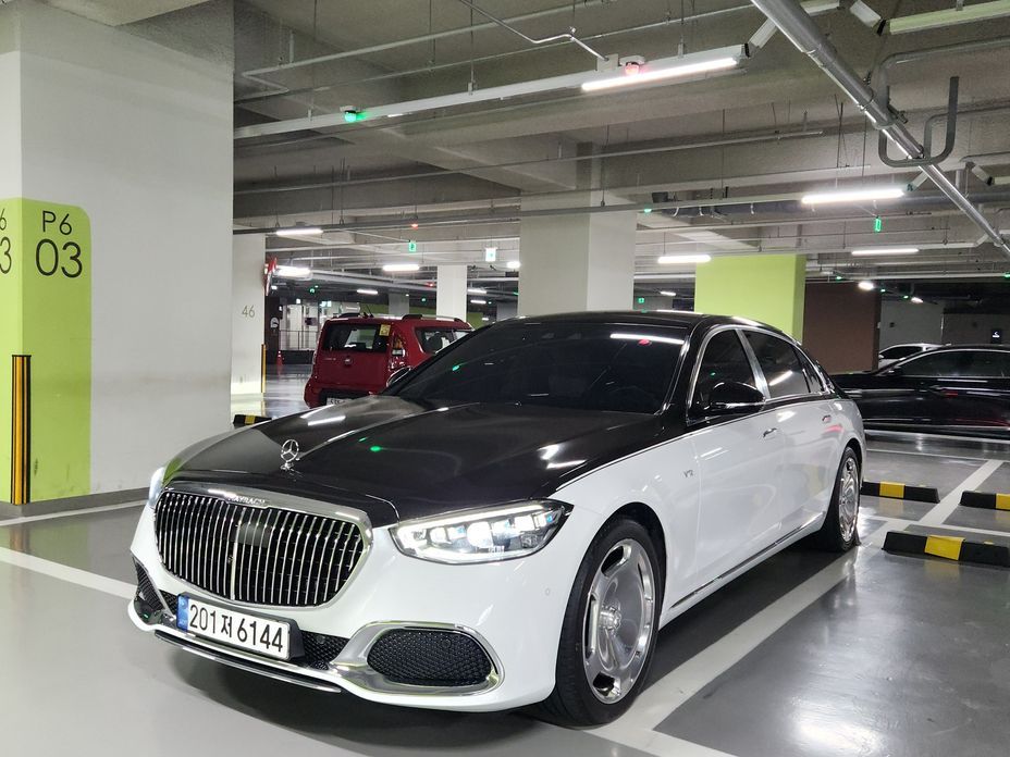 Mercedes-Benz S-Class 2024