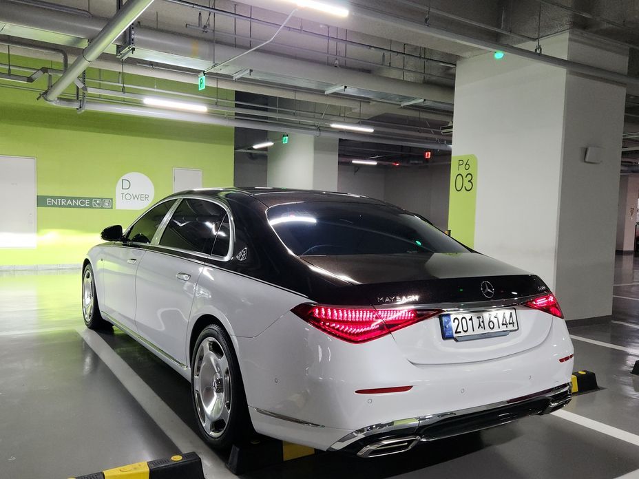 Mercedes-Benz S-Class 2024