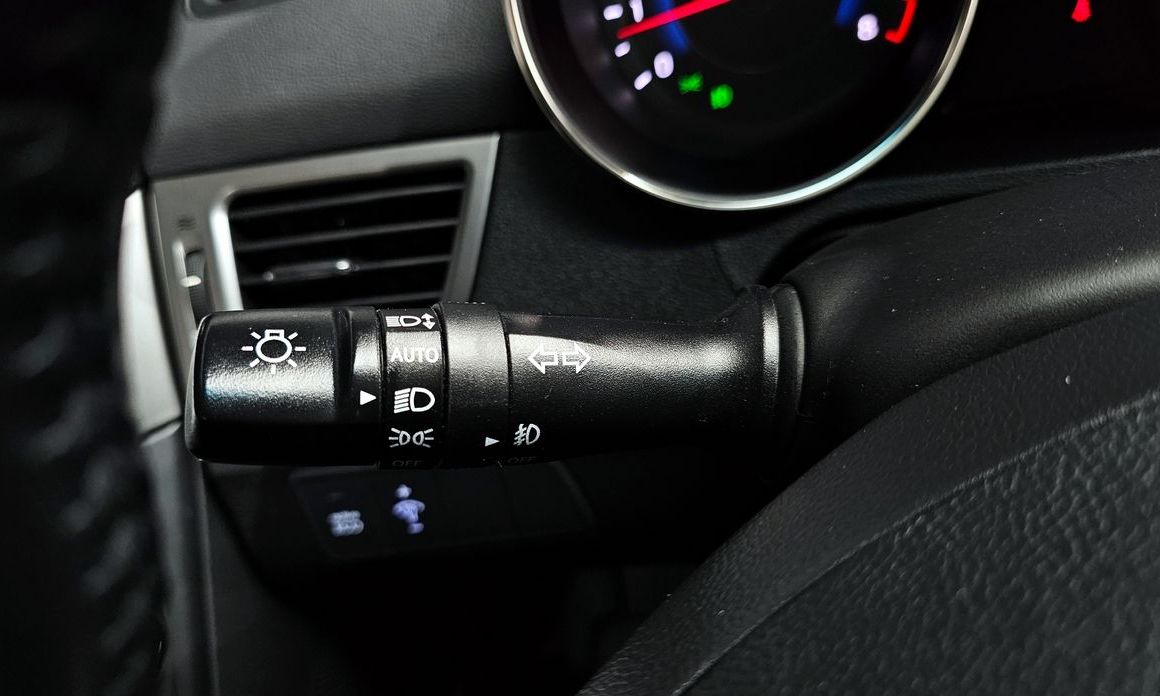 Hyundai AVANTE 2012