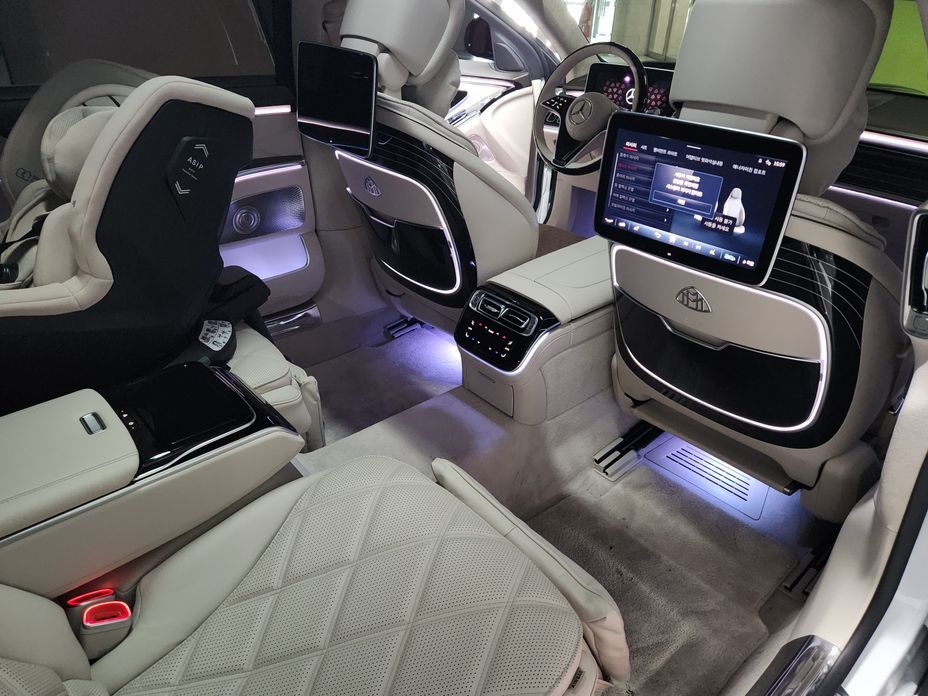 Mercedes-Benz S-Class 2024