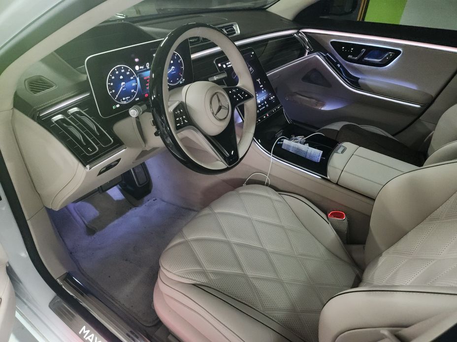 Mercedes-Benz S-Class 2024