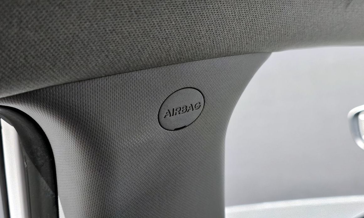 Hyundai AVANTE 2012