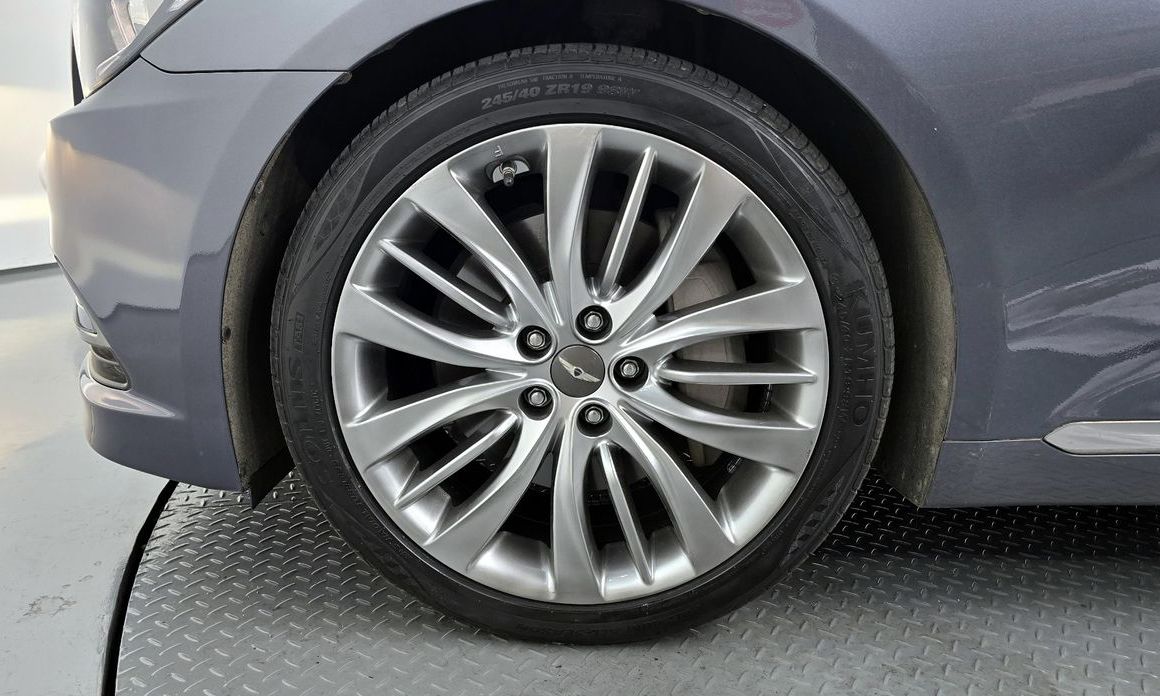 Hyundai Genesis 2016