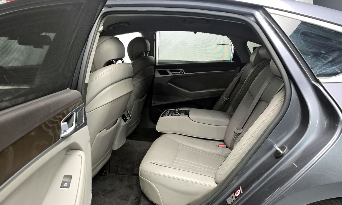 Hyundai Genesis 2016