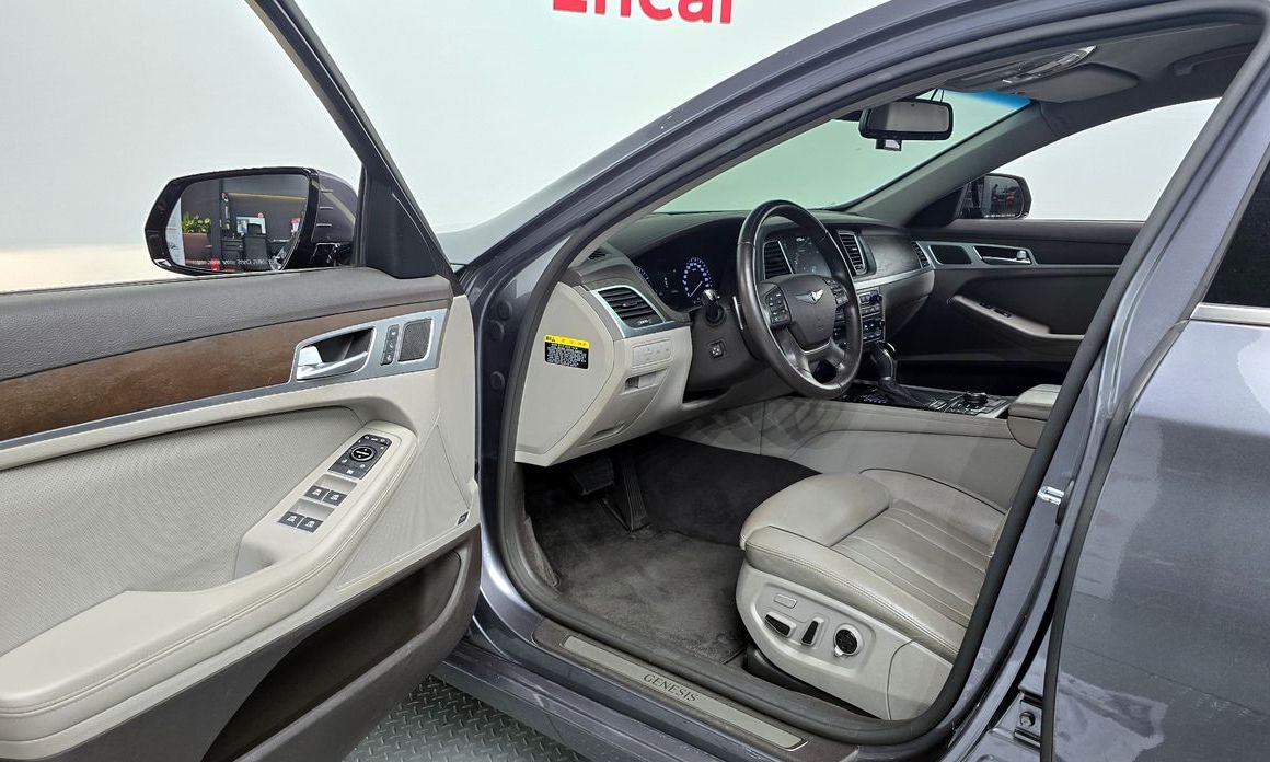 Hyundai Genesis 2016