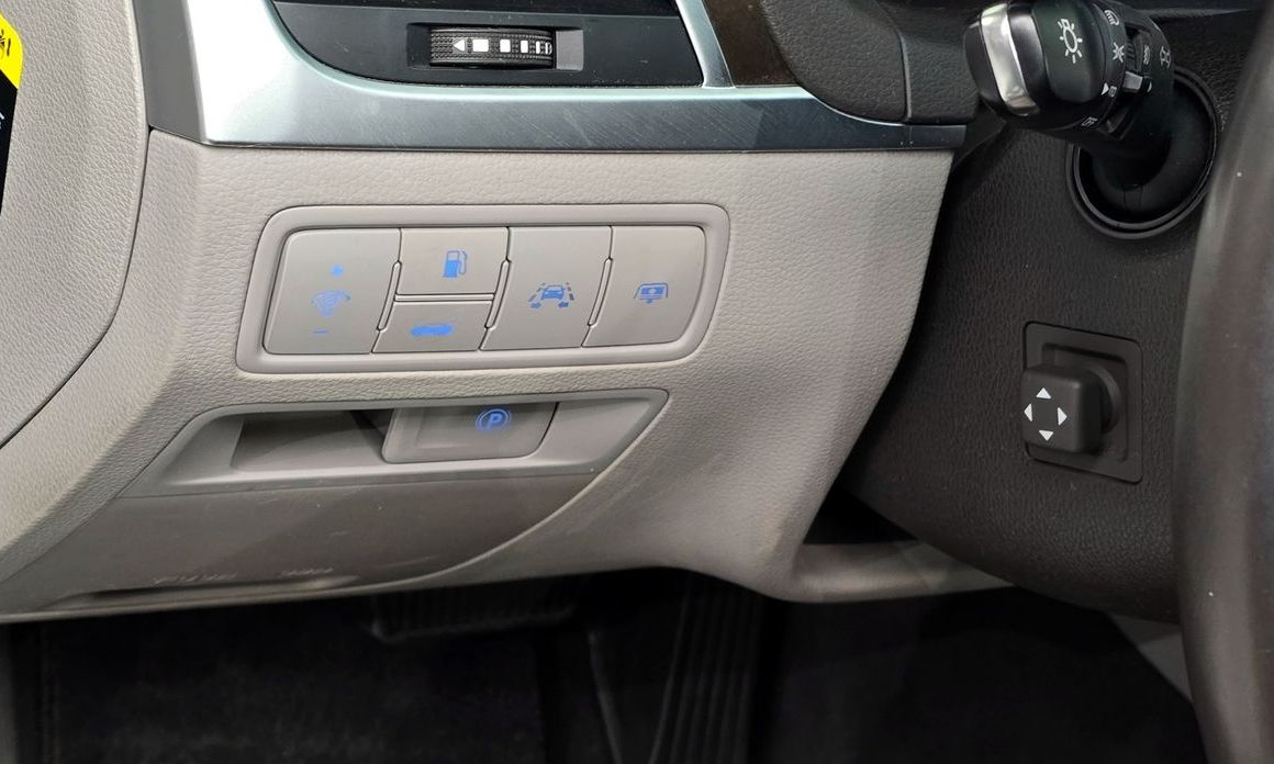 Hyundai Genesis 2016