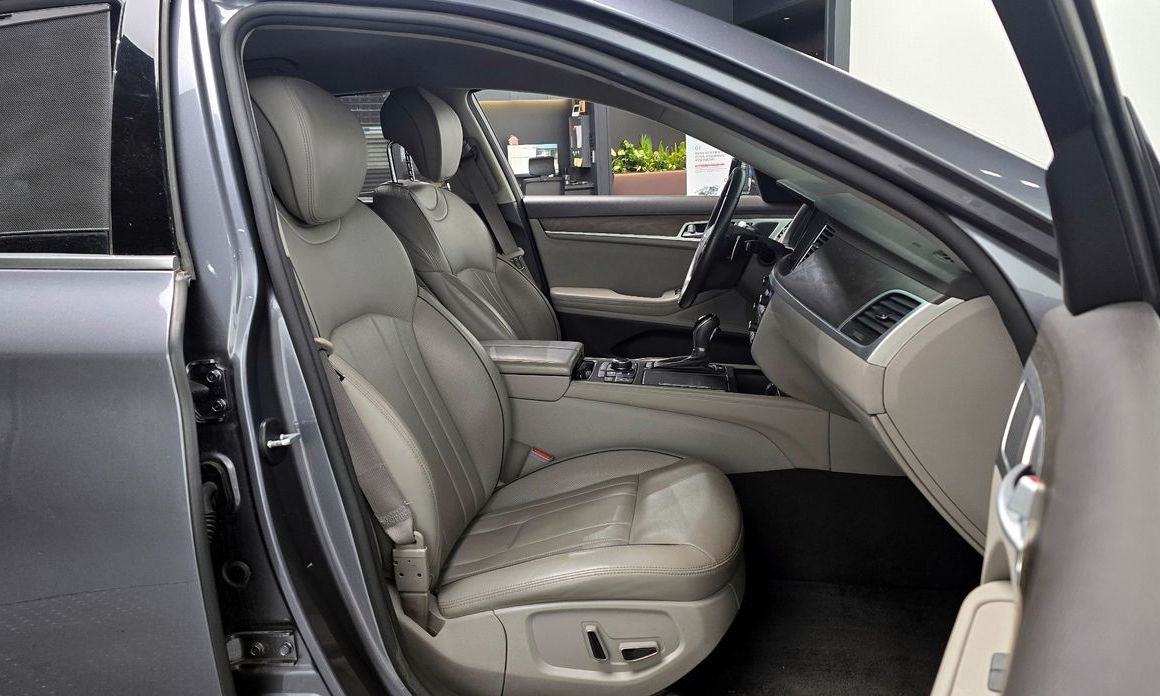 Hyundai Genesis 2016