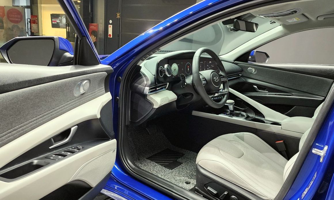 Hyundai AVANTE 2021