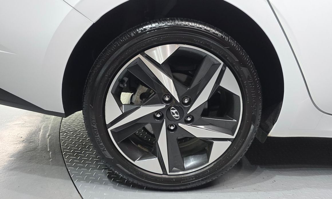Hyundai AVANTE 2021