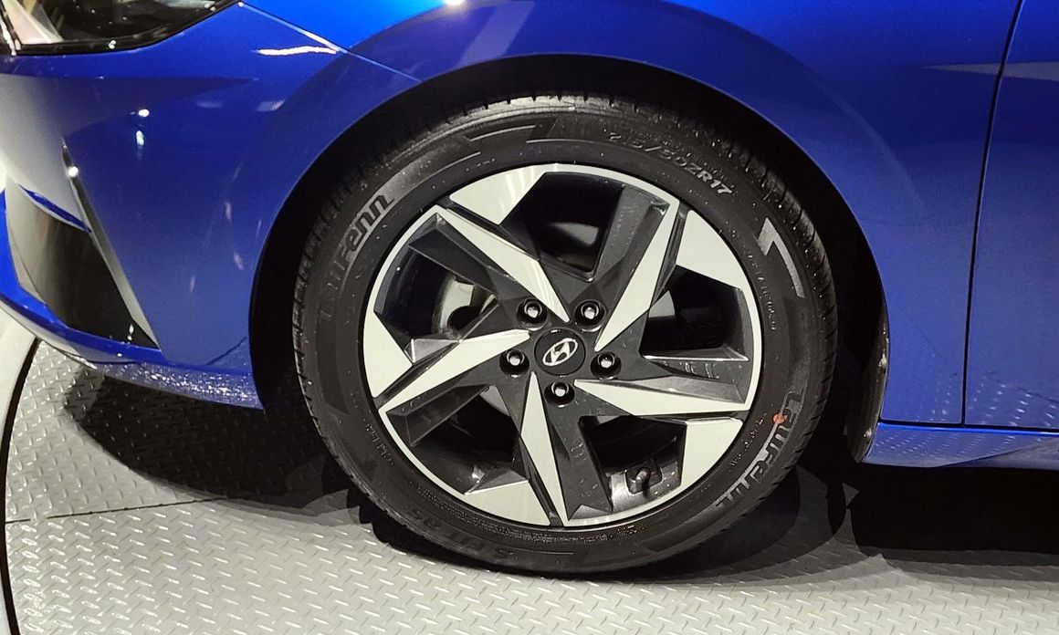 Hyundai AVANTE 2021