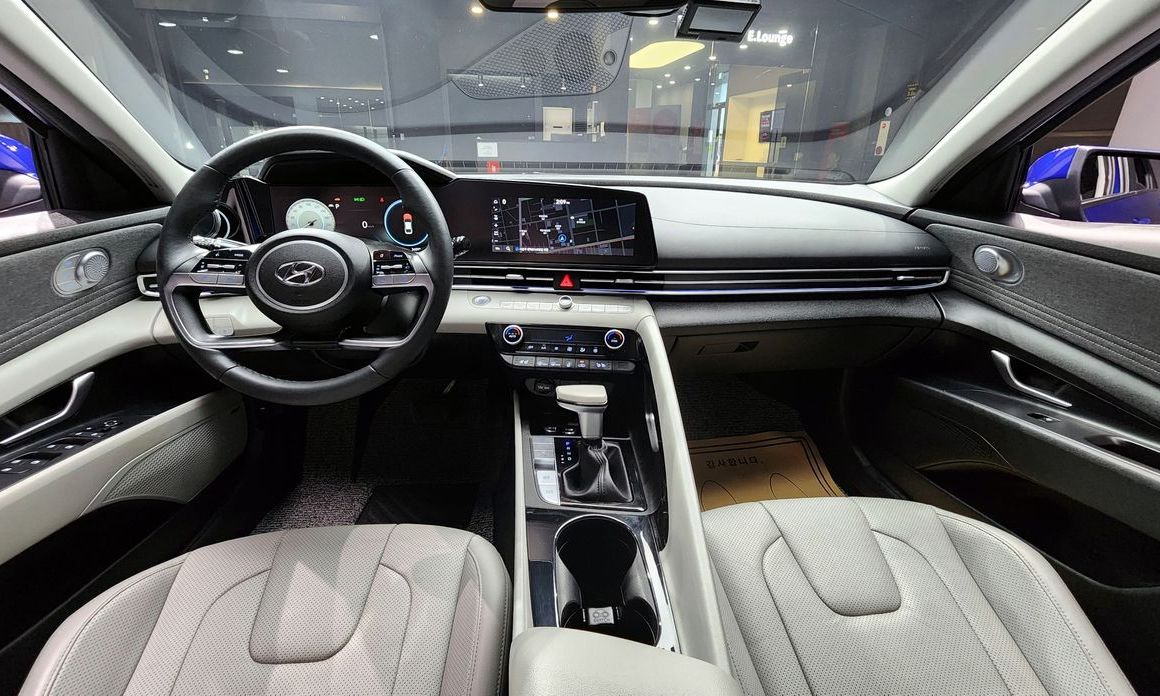 Hyundai AVANTE 2021