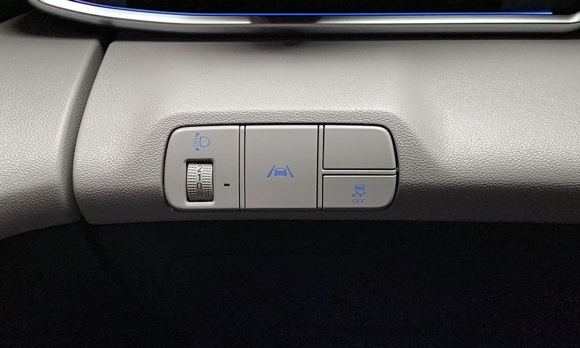 Hyundai AVANTE 2021