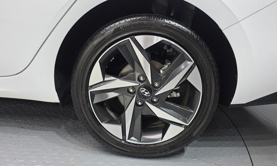 Hyundai AVANTE 2021