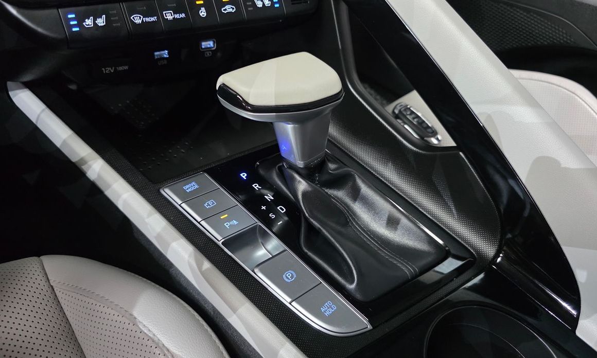 Hyundai AVANTE 2021