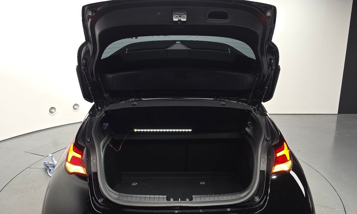 Hyundai Veloster 2021