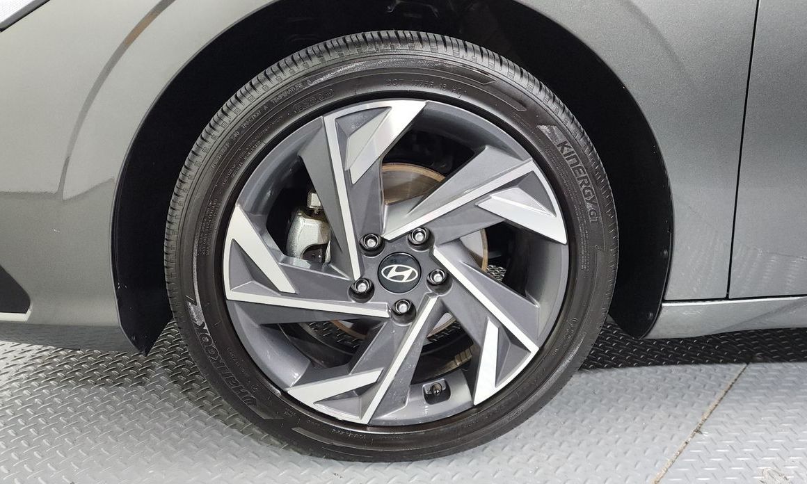 Hyundai AVANTE 2025