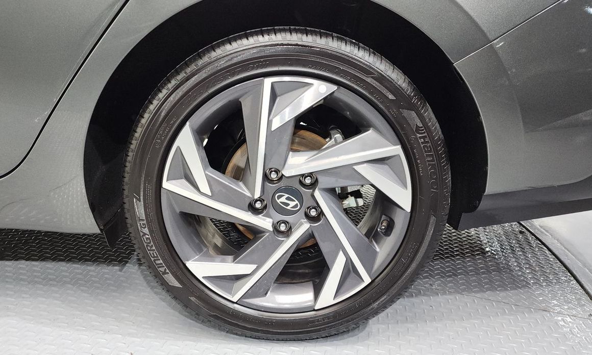 Hyundai AVANTE 2025