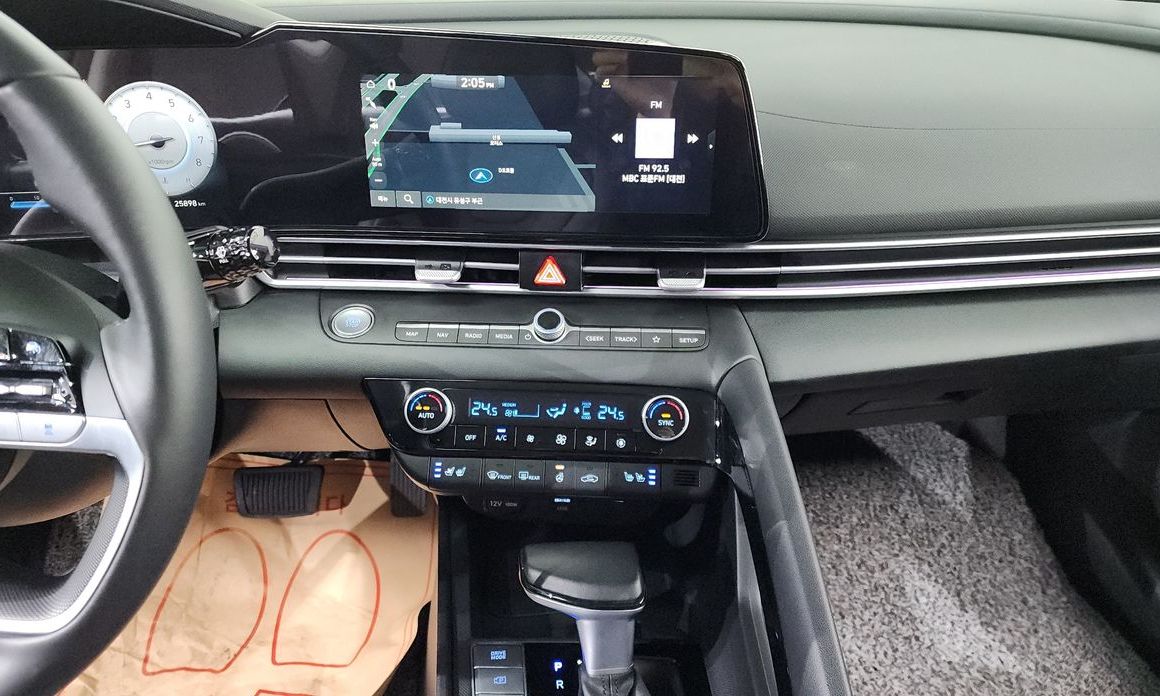 Hyundai AVANTE 2025
