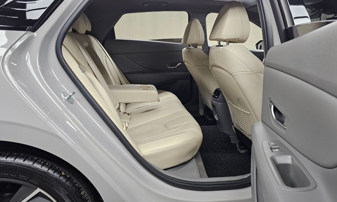 Hyundai AVANTE 2025
