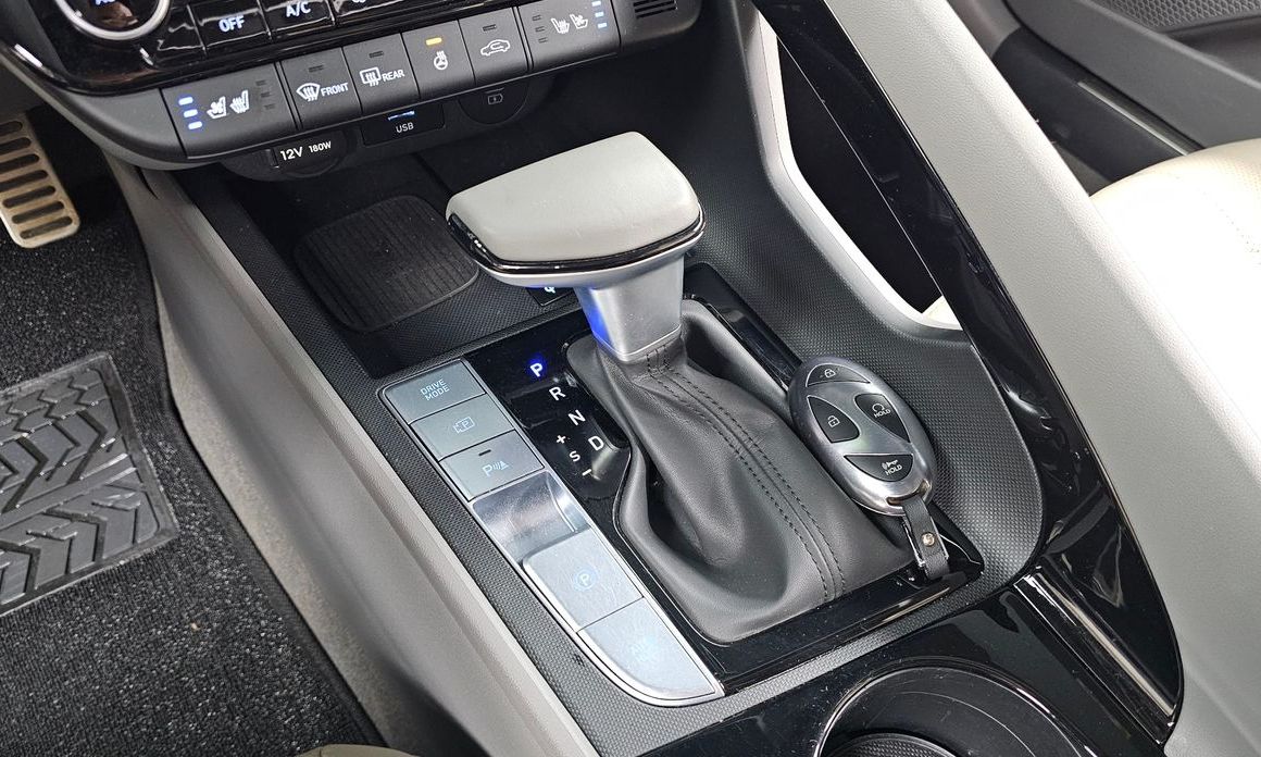 Hyundai AVANTE 2025