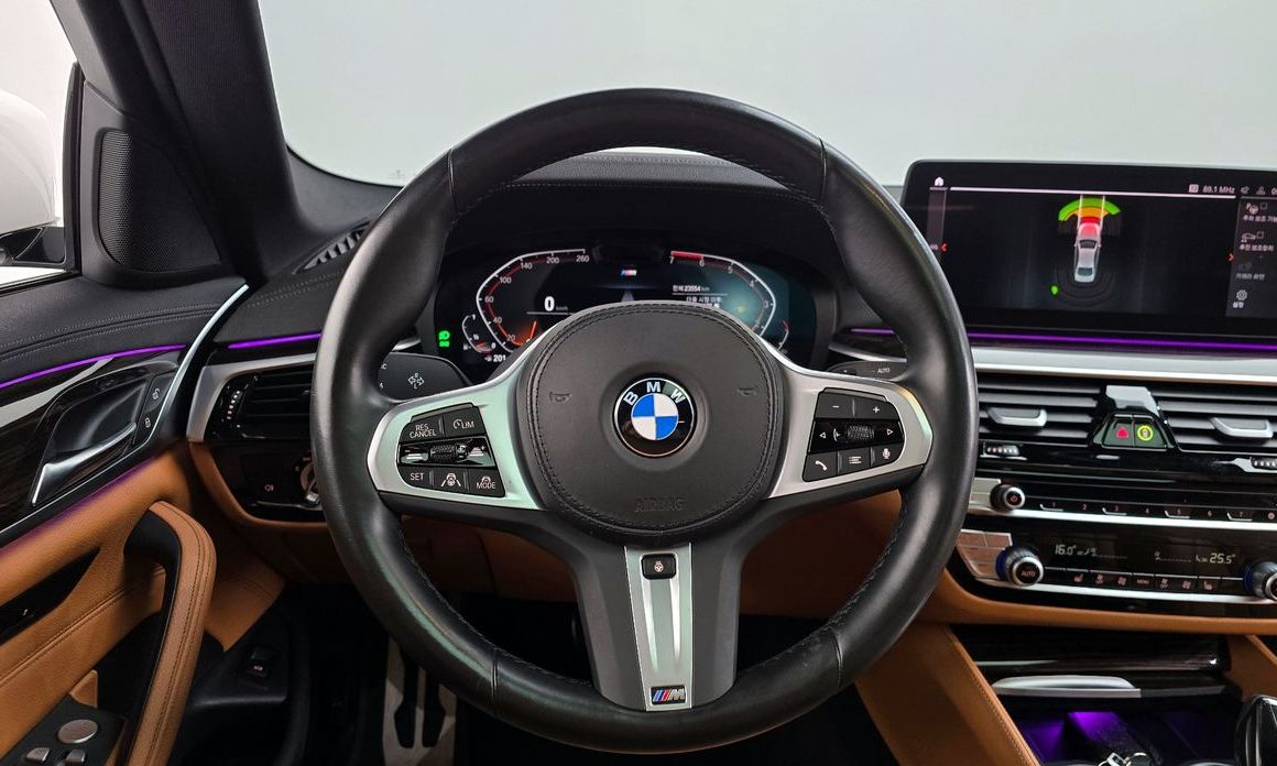 BMW 5-Series 2022