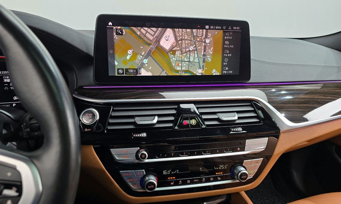 BMW 5-Series 2022
