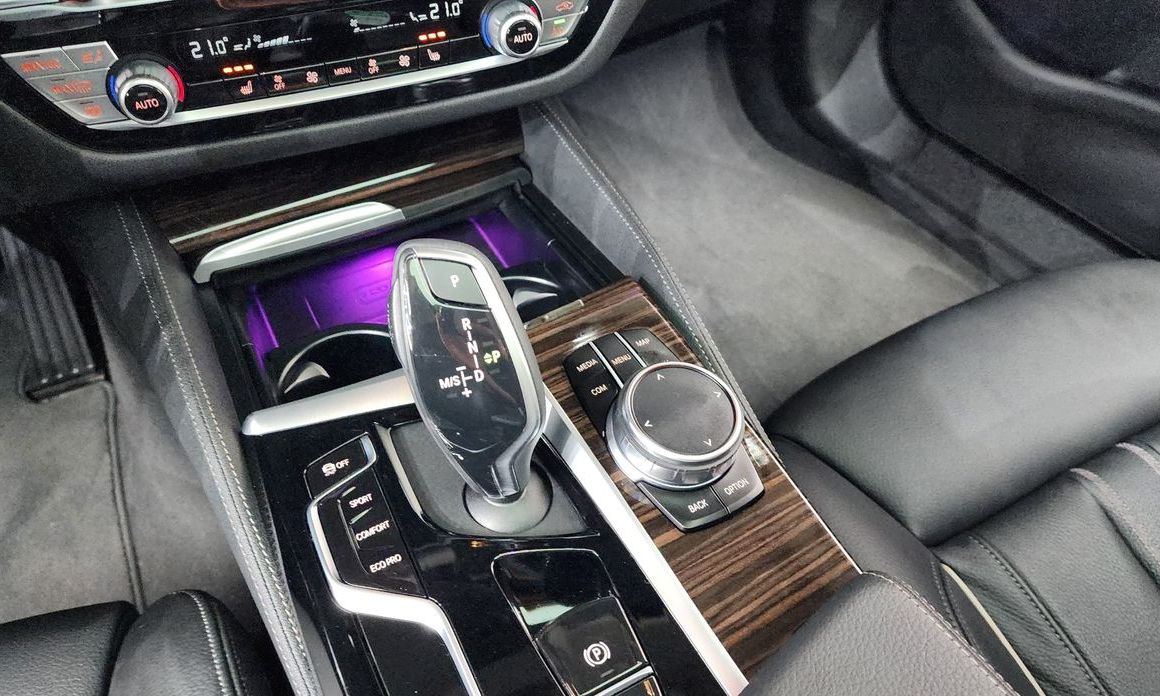 BMW 5-Series 2023