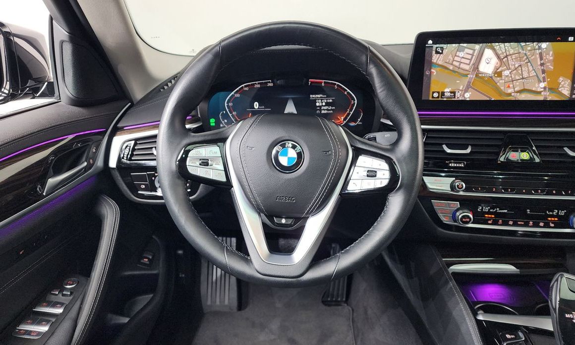 BMW 5-Series 2023