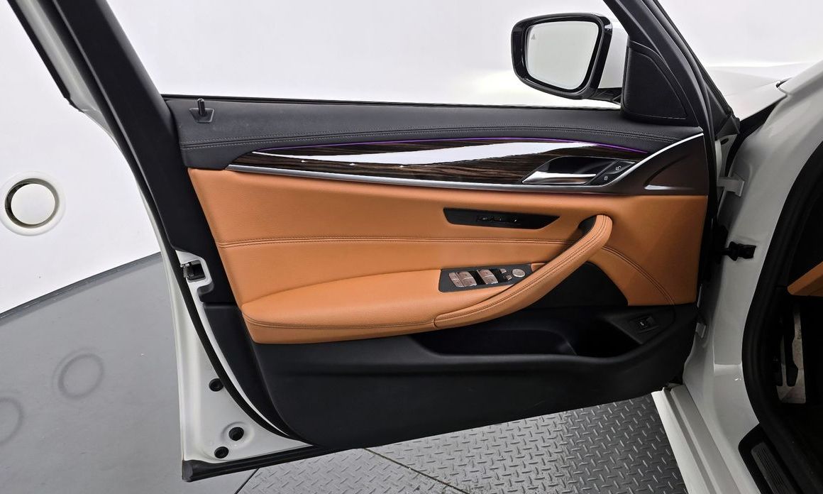 BMW 5-Series 2022