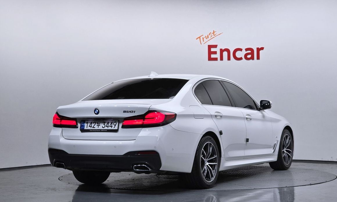BMW 5-Series 2022