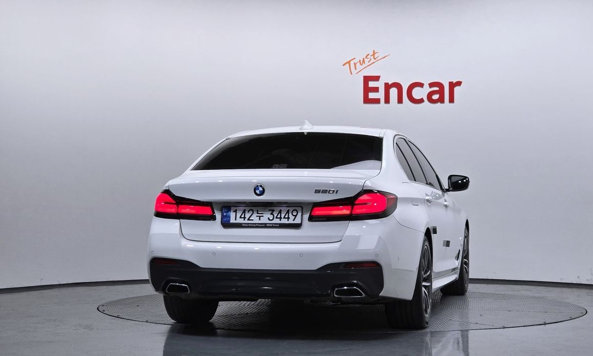 BMW 5-Series 2022