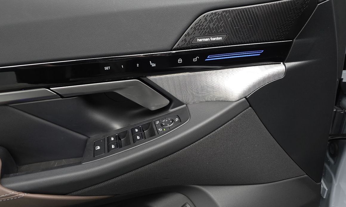 BMW 5-Series 2024