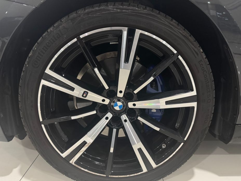 BMW 5-Series 2024
