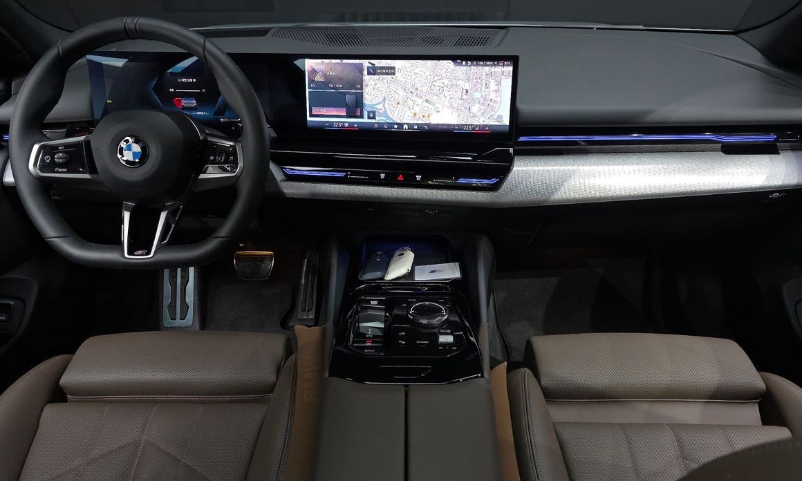 BMW 5-Series 2024