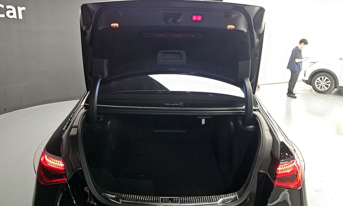 Mercedes-Benz S-Class 2021
