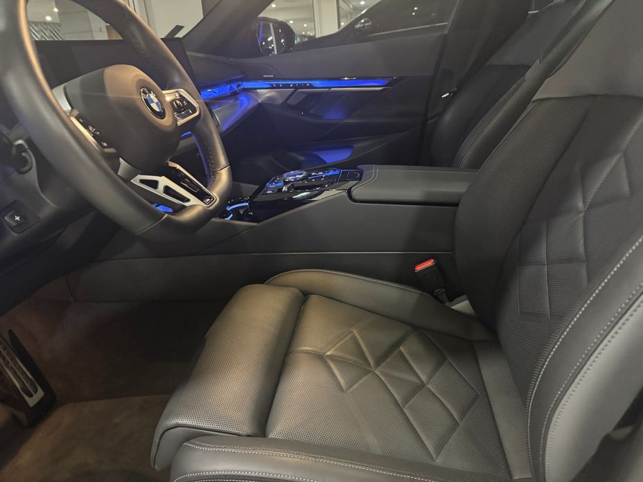 BMW 5-Series 2024