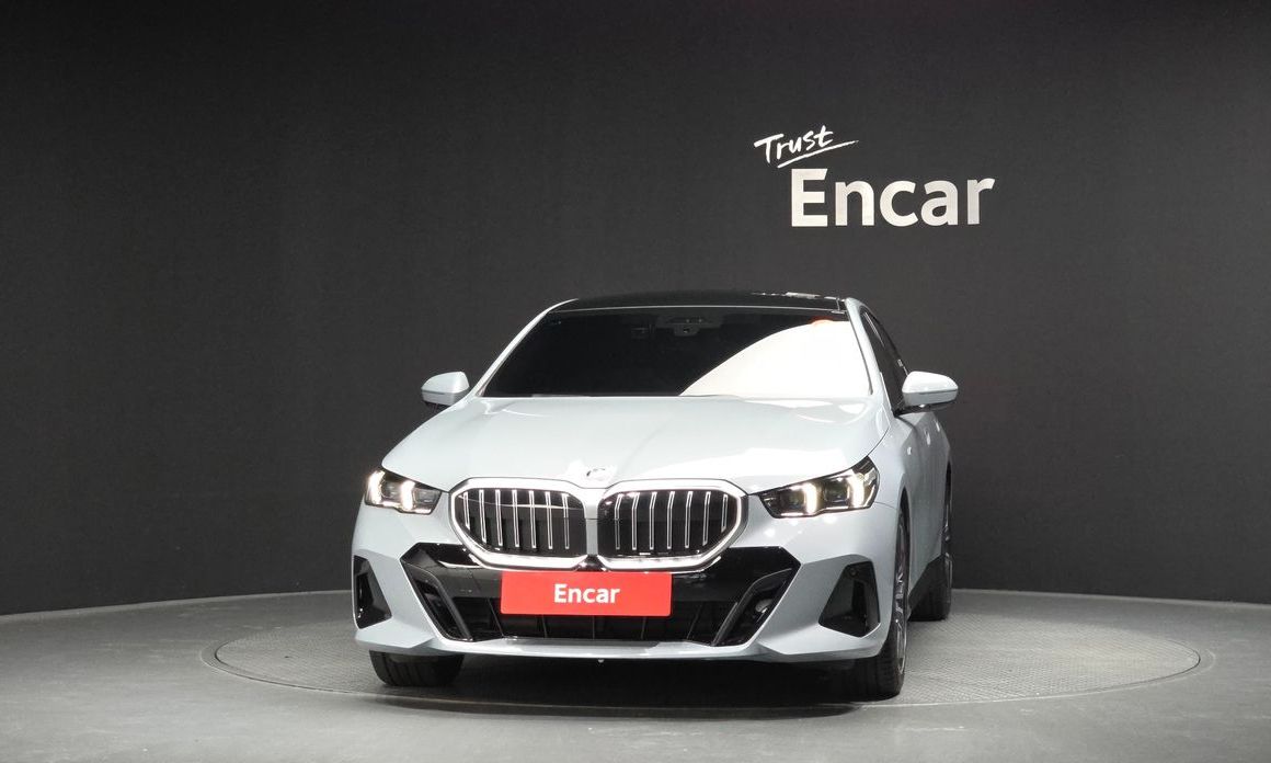 BMW 5-Series 2024