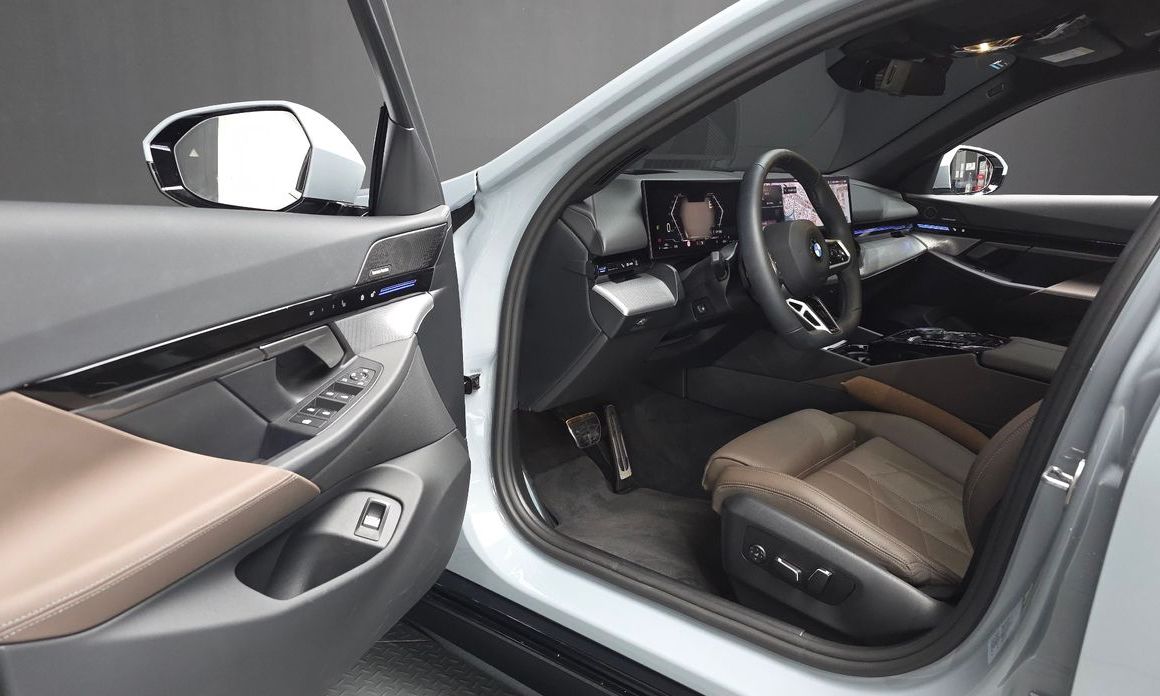 BMW 5-Series 2024