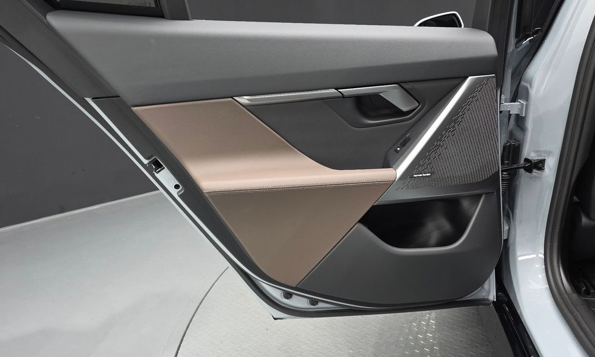 BMW 5-Series 2024