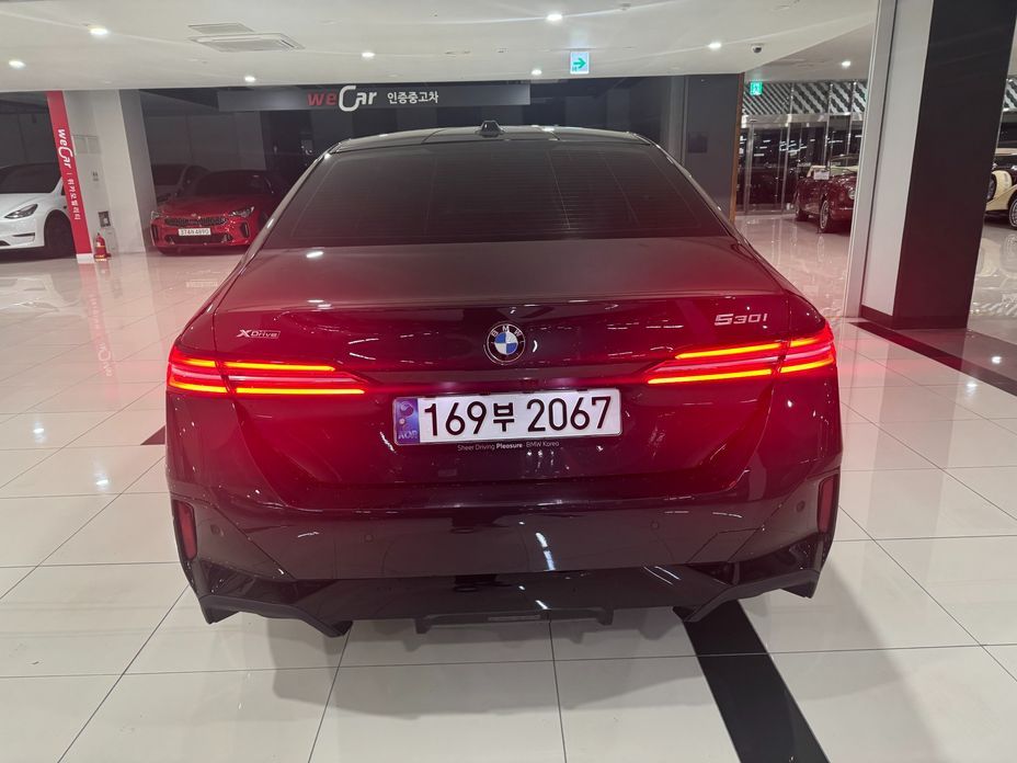BMW 5-Series 2024