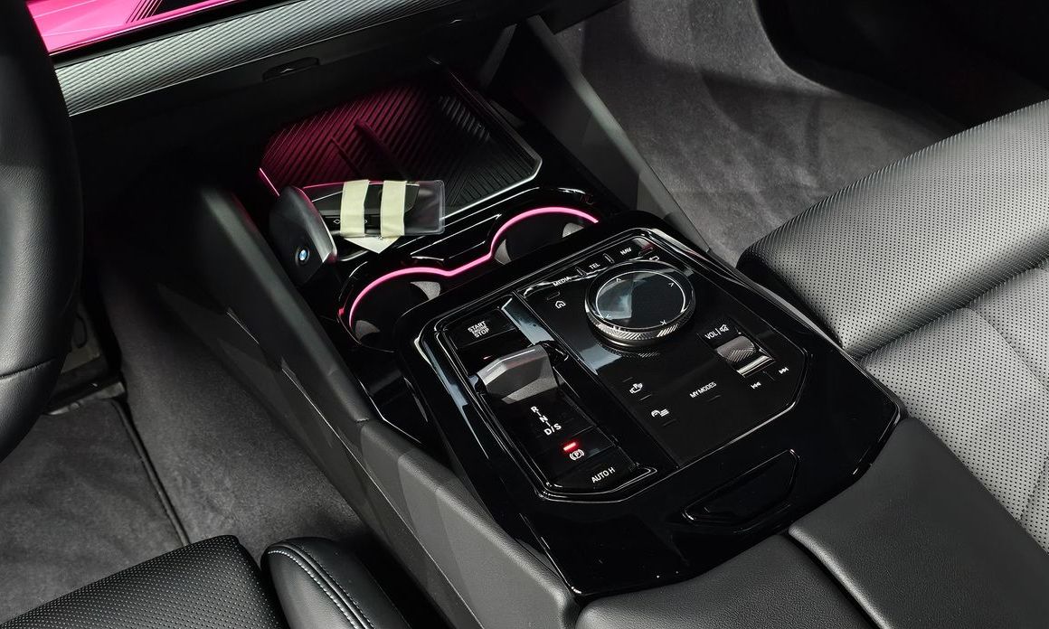 BMW 5-Series 2025