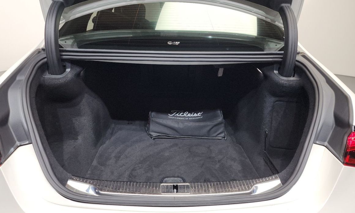 Mercedes-Benz S-Class 2023
