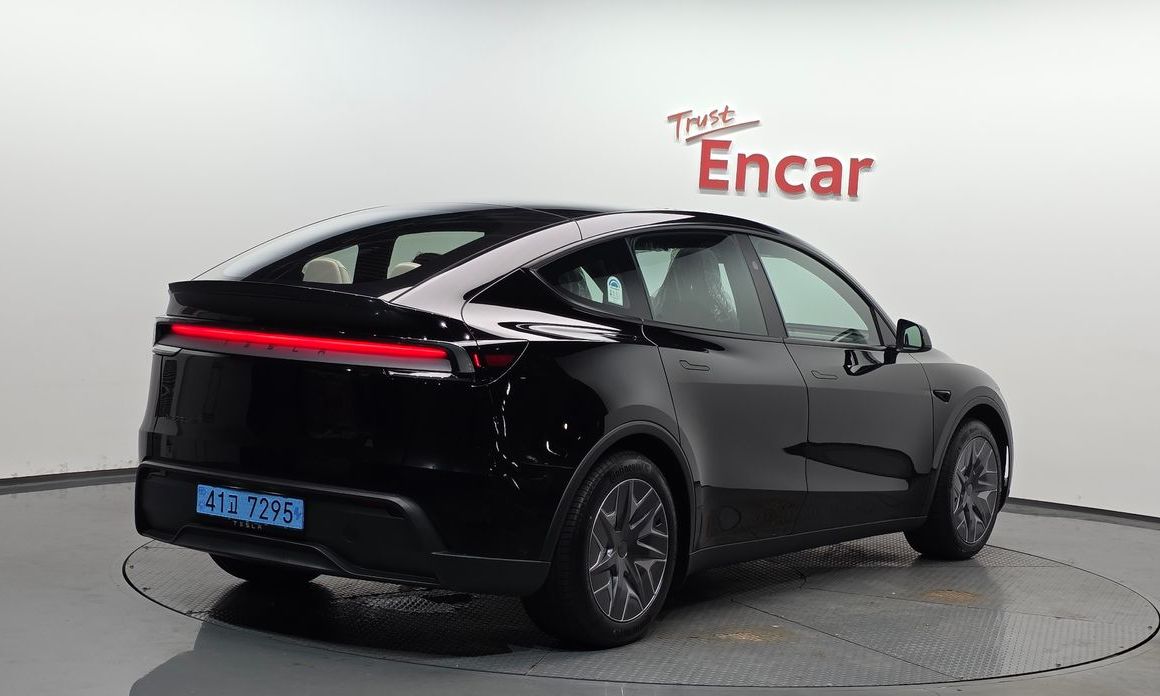 Tesla Model Y 2026